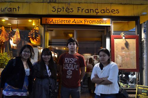 outside paris restaurant 